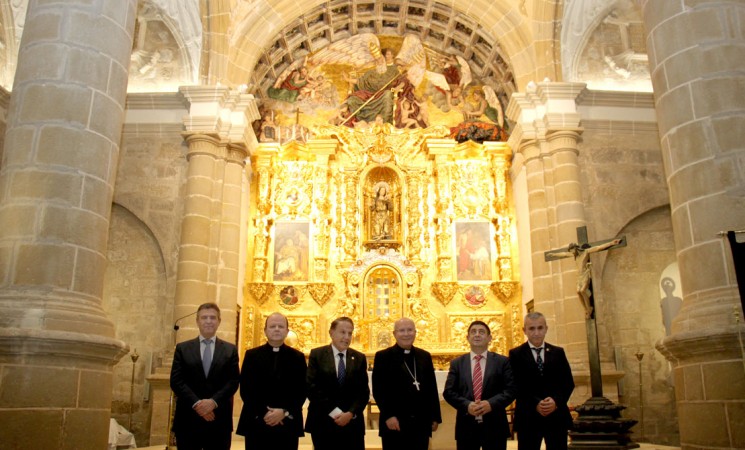 San Pedro Apóstol estrena iluminación artística