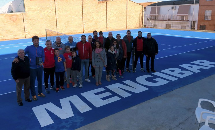 Mengíbar inaugura su nueva Pista Municipal de Tenis