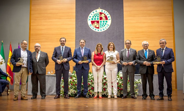 La Universidad de Jaén reconoce a Mengíbar en su XXV aniversario