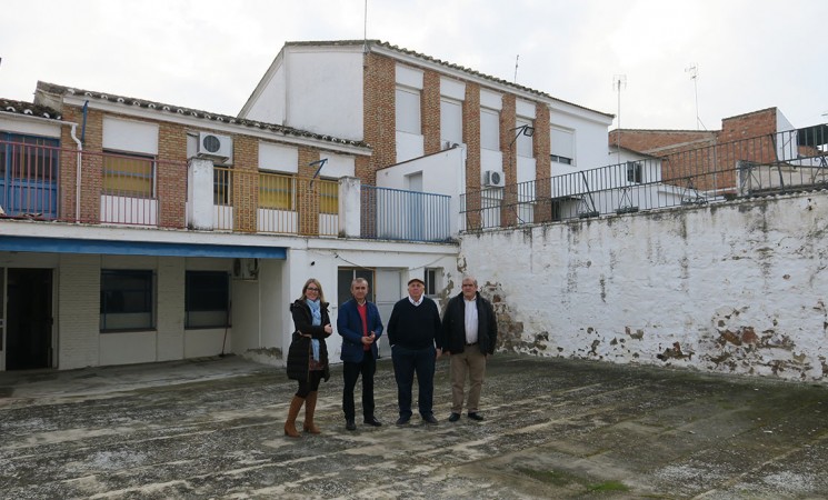 El Ayuntamiento de Mengíbar construirá un salón de actos en el patio de la antigua guardería municipal
