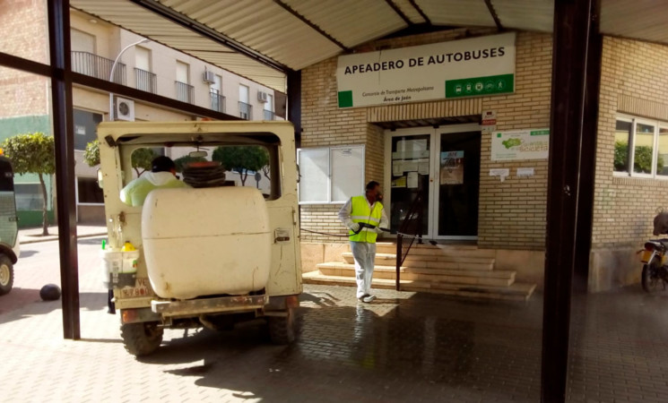 Coronavirus: El Ayuntamiento de Mengíbar refuerza la limpieza y desinfección con una campaña especial contra el COVID-19