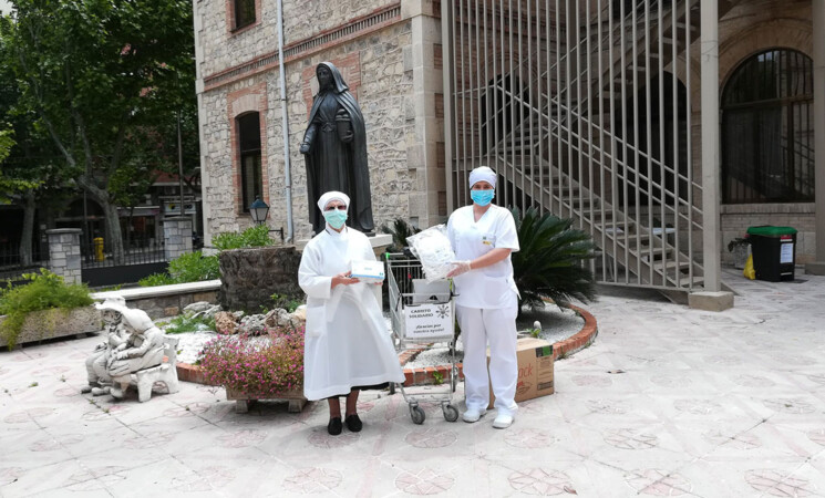 Coronavirus: El Ayuntamiento de Mengíbar dona mascarillas, geles, pañales a la residencia de las Hermanitas de los Pobres y pulsioxímetros al Centro de Salud